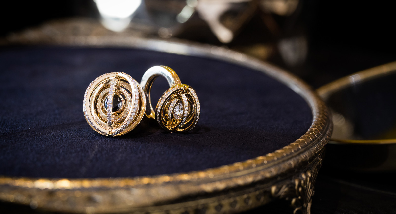 CADAR rings in yellow gold with colourless and black diamonds