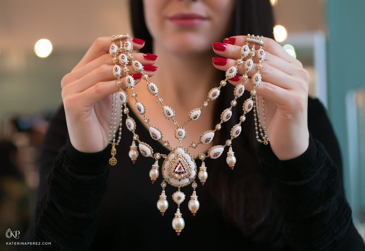 Moksh Jewellery necklace with pearls, rubies and diamonds