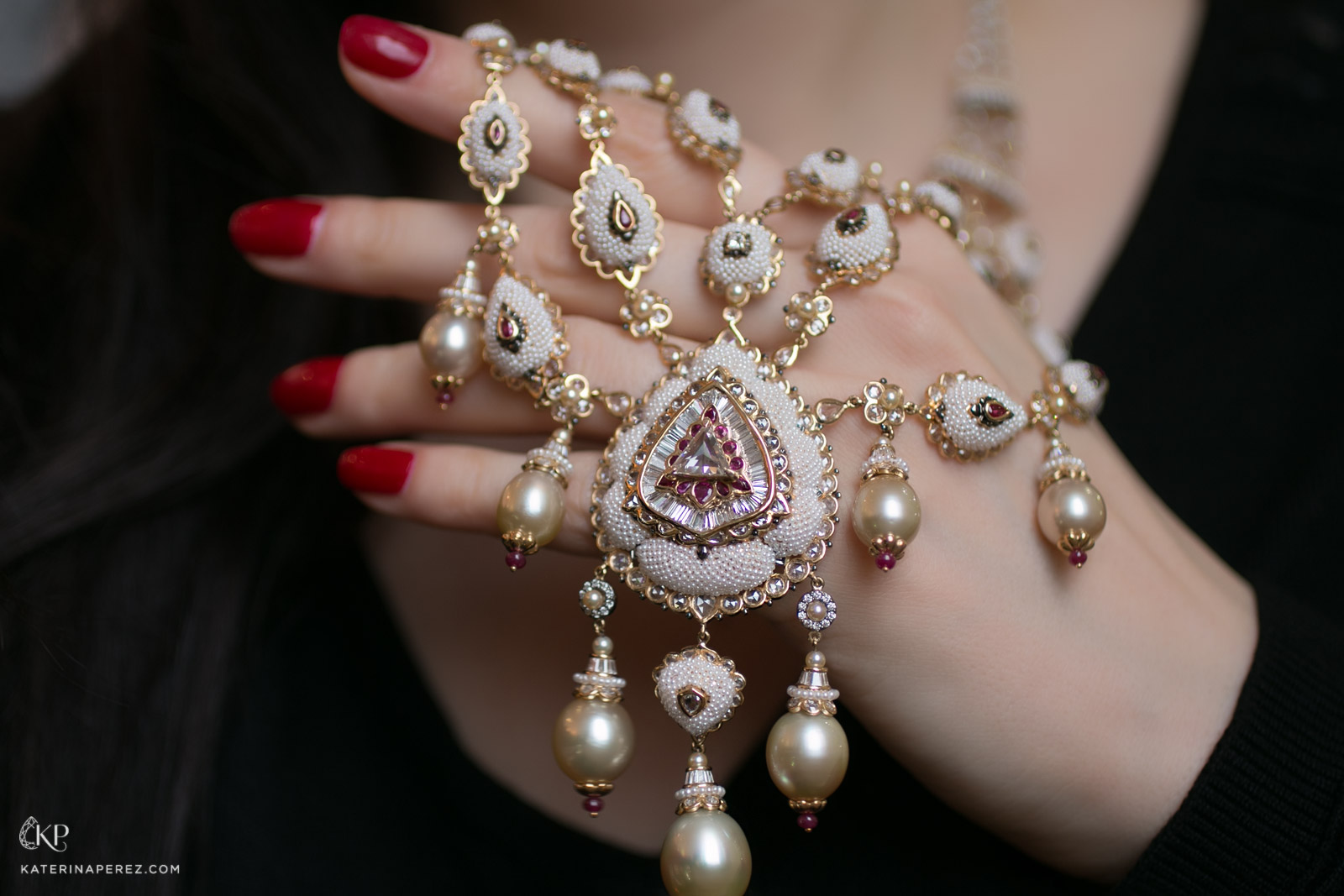 Moksh Jewellery necklace with pearl, rubies and diamonds