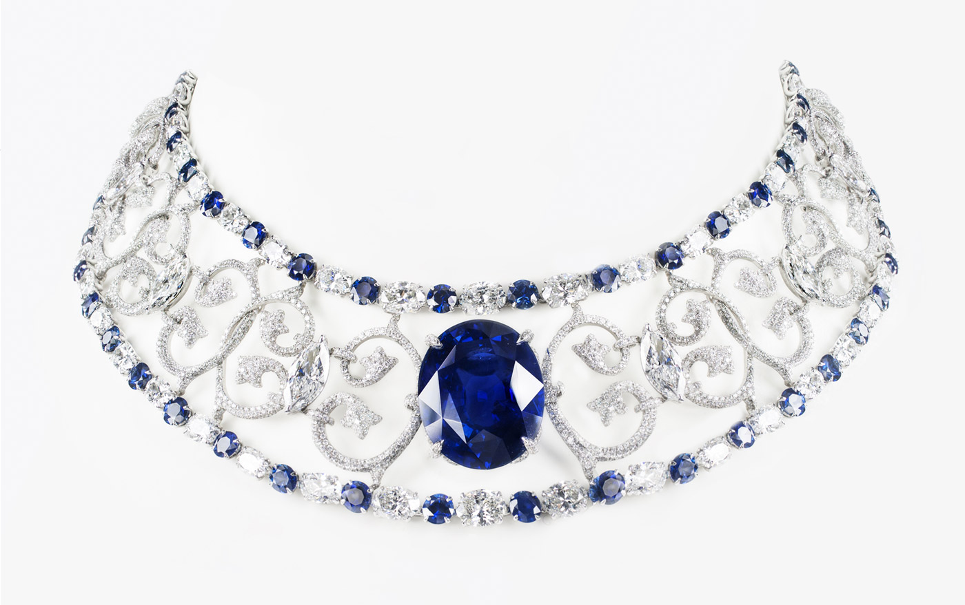  Boghossian necklace with an oval sapphire and diamonds