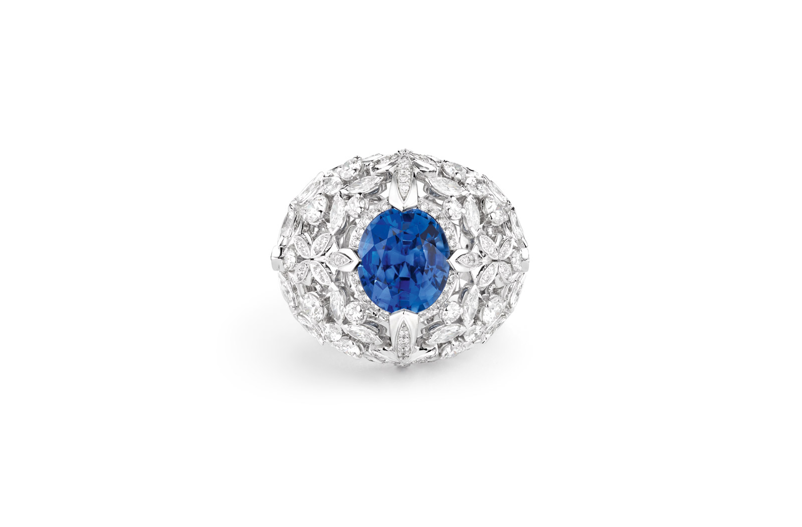 <p>Chaumet ‘Promenades Imperiales’ ring in 18k white gold, set with 5.08ct Ceylon sapphire and diamonds</p>
