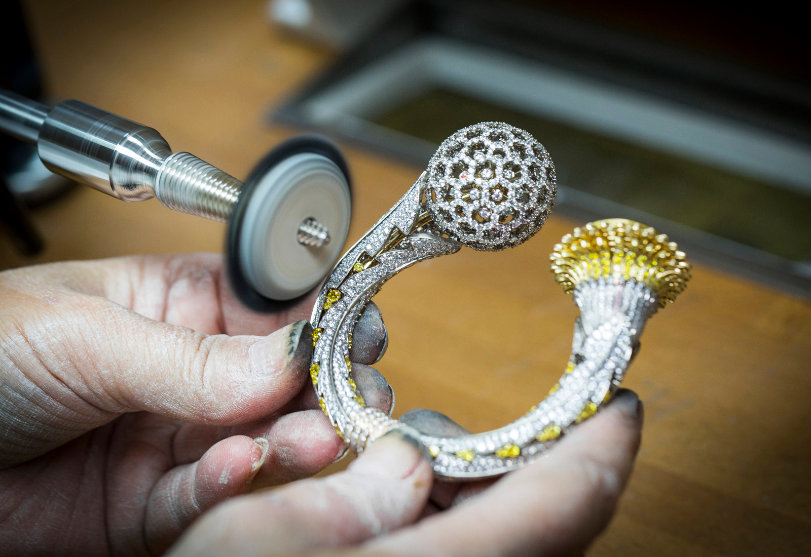  The creative and design process of Van Cleef and Arpels Dandelion Secréte watch 