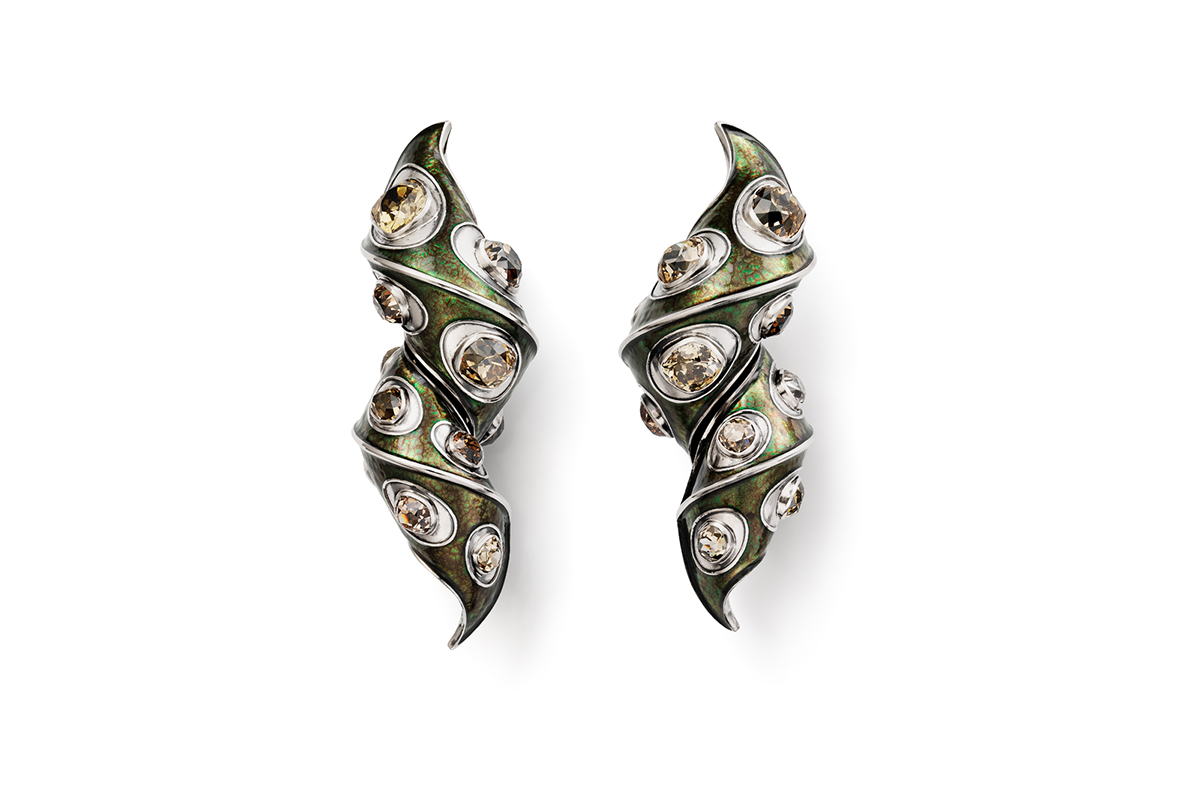  Otto Jakob Babbaluscia II earrings in white gold, enamel and brown old mine cut diamonds
