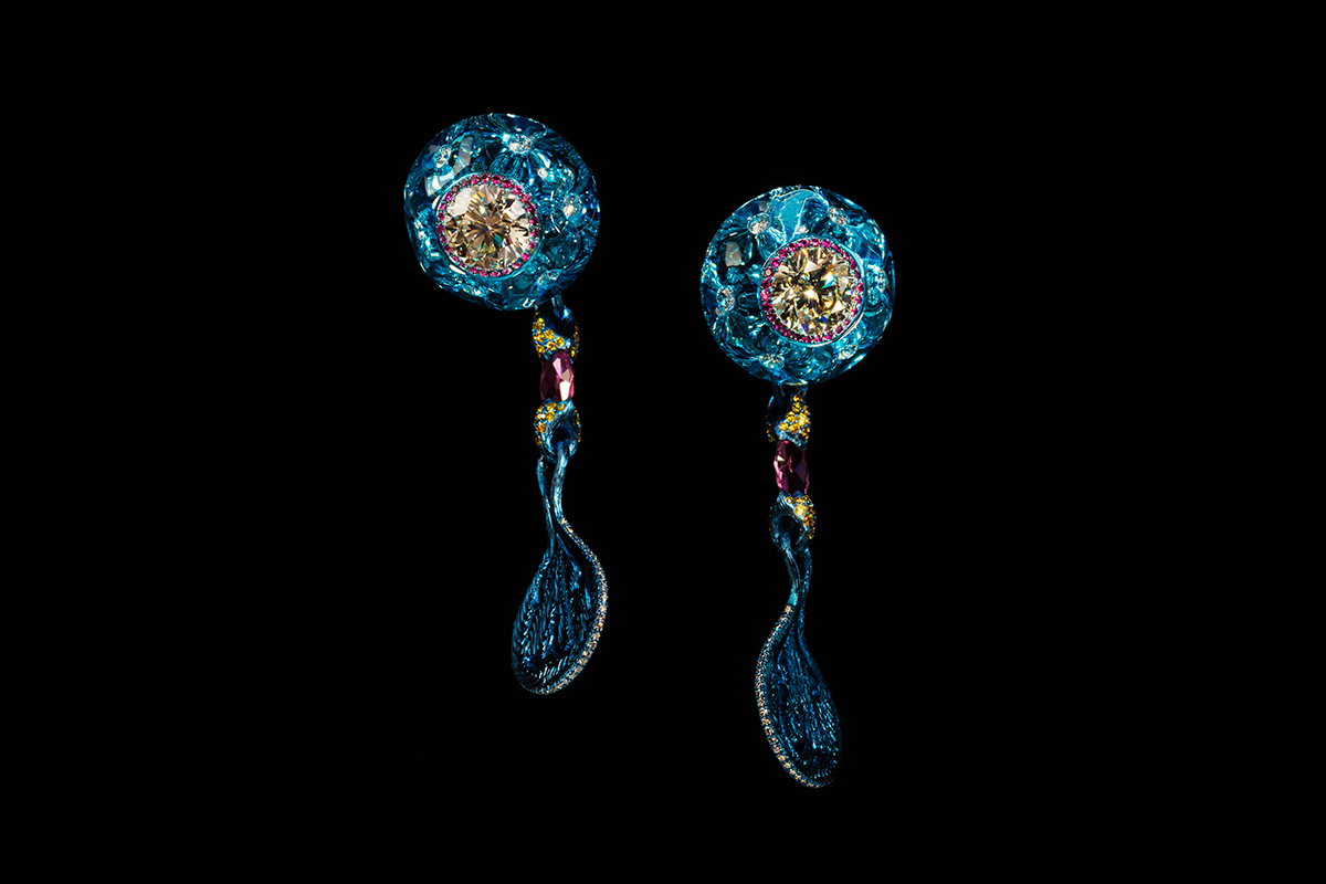  Wallace Chan ‘Light Spiral’ earrings in 4.02ct yellow diamond, pink sapphire, colourless diamonds, blue topaz, tsavorite garnet and titanium