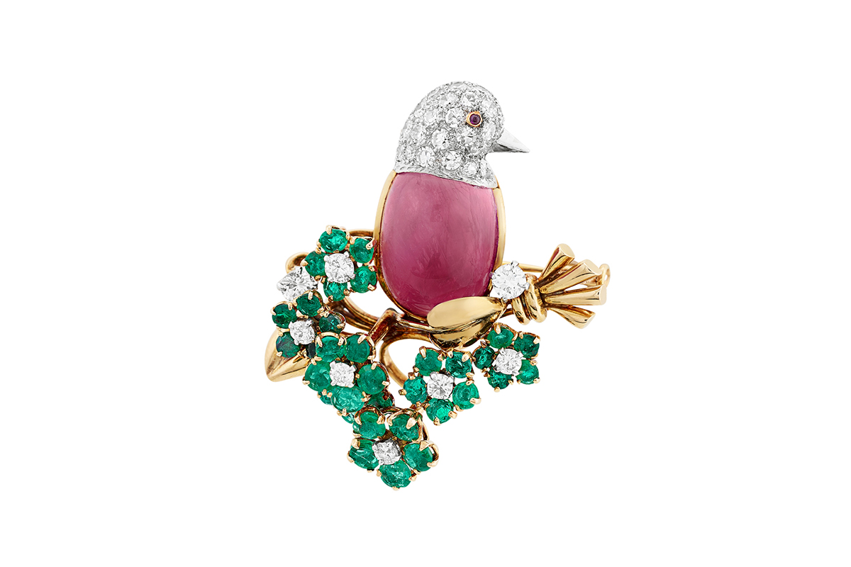  Van Cleef & Arpels 'Rouge Gorge' clip, 1949. Yellow gold, platinum, pink gold, cabochon-cut ruby (Burma), ruby, emeralds, diamonds, from the Heritage collection