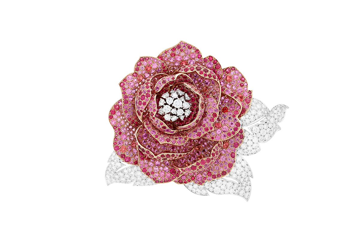 Van Cleef & Arpels 'Pivoine Spinelle' clip with Pink and white gold, round diamonds, round pink, red and peach-colored spinels