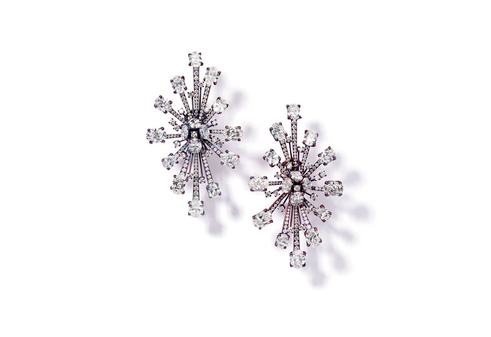  Glenn Spiro earrings with 17.02cts diamonds set in t itanium