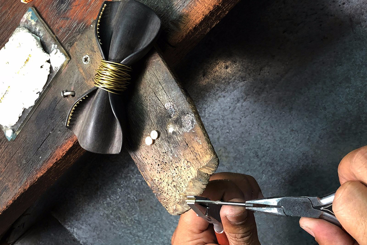  Alessio Boschi's Dandy bowtie in wood in the making