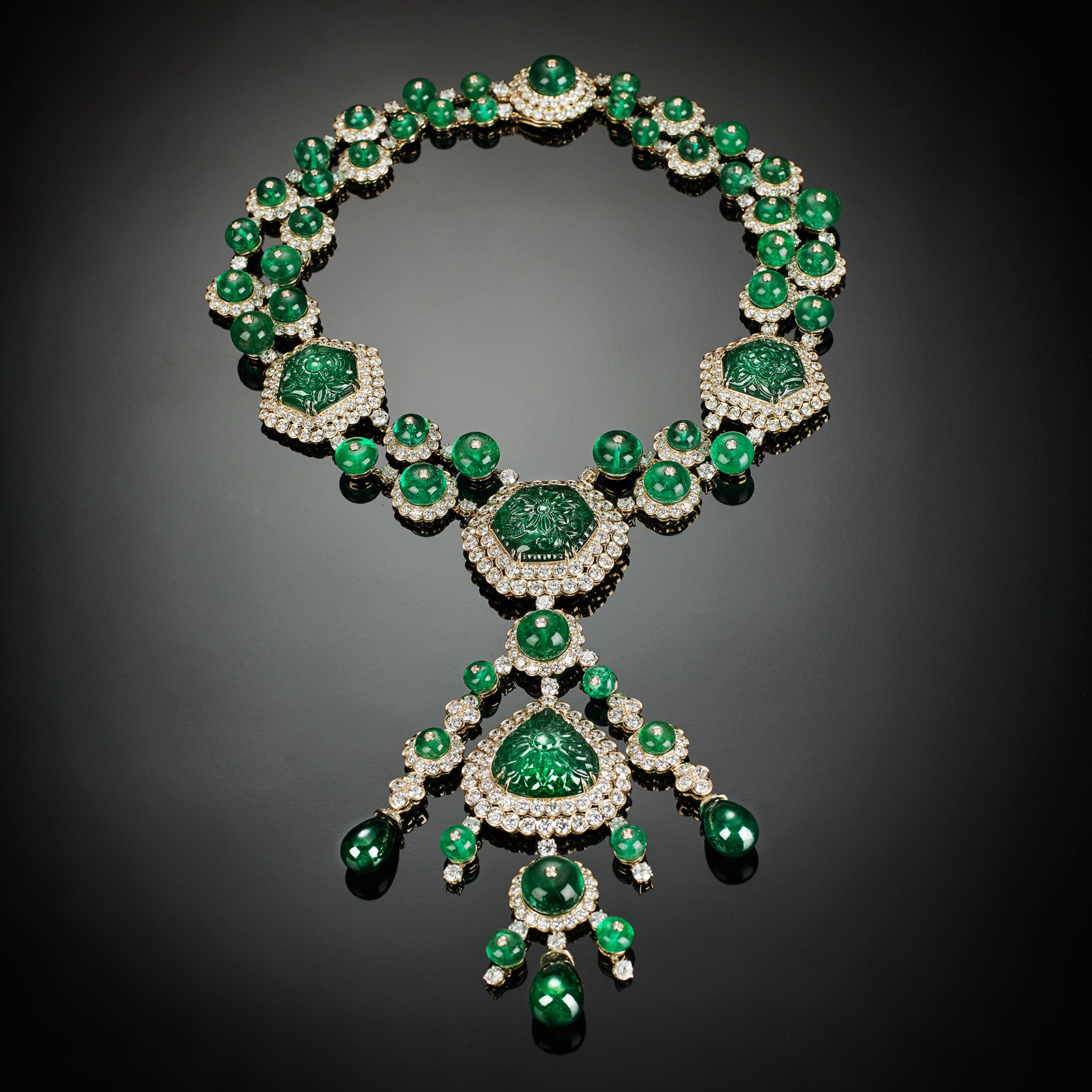  Veschetti ‘Marhadja’ necklace featuring 340ct of emeralds and diamonds