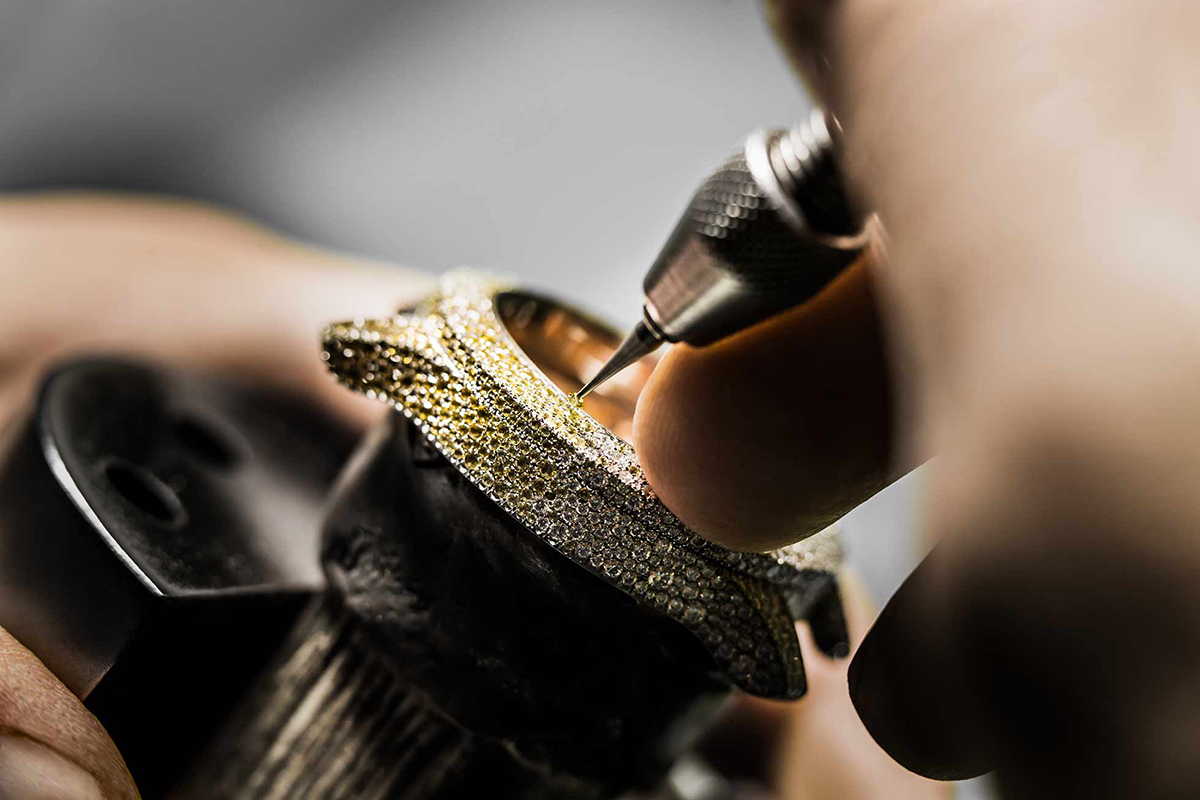  Pavé is applied to one of the watches from the 'Dior Grand Soir Feux d'Artifice' collection