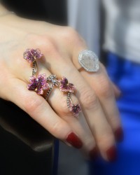ANGRY creative jewellery ivy ring in white and yellow gold with pink sapphires