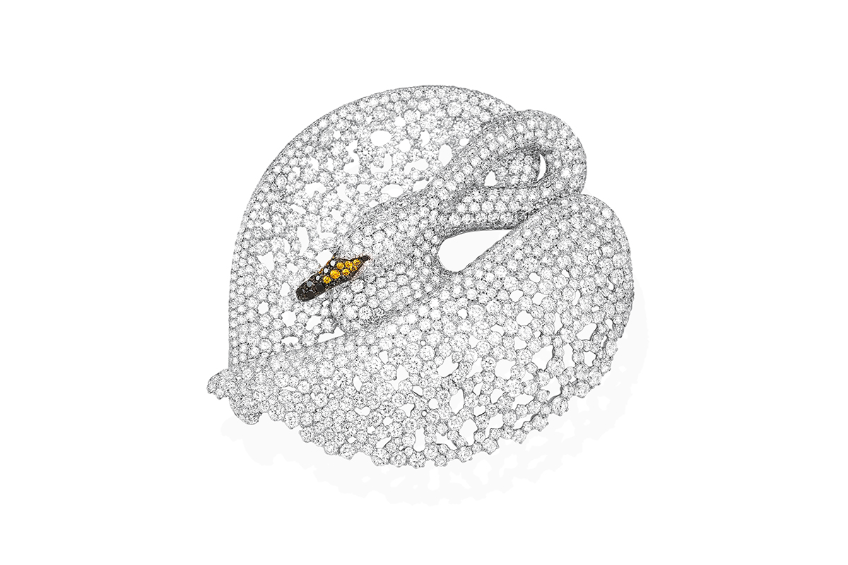 Palmiero Swan brooch from the 'Animals' collection with colourless and black diamonds and yellow sapphires