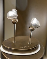 Coscia elegant cocktail rings with baroque pearl and diamonds