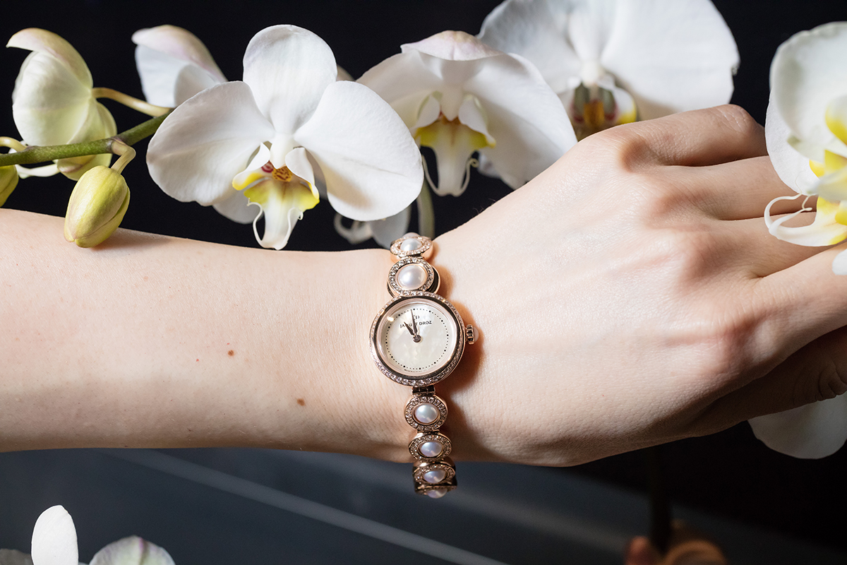 Jaquet Droz 'Lady 8 Petite' watch with Akoya pearls, diamonds and mother of pearl dial