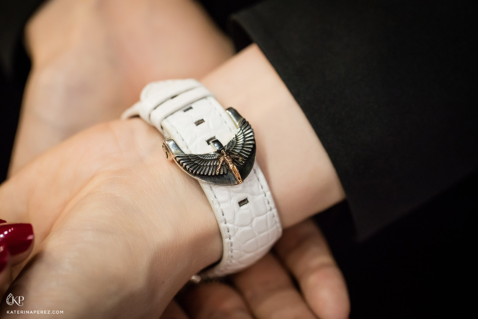  Bracelet buckle of Strom 'Draco Argentum Classic White' watch