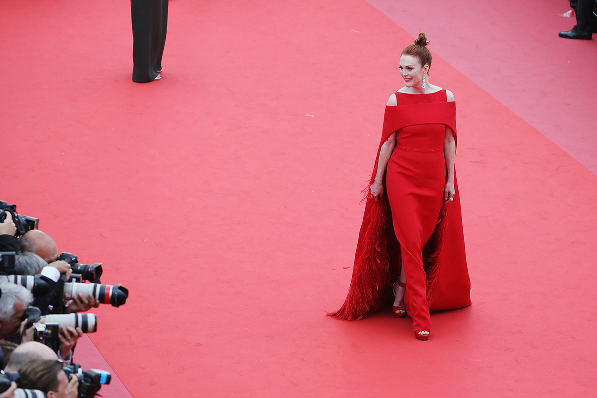 Julianne Moore on the Cannes Film Festival red carpet wearing Givenchy Couture and Chopard diamond drop earrings