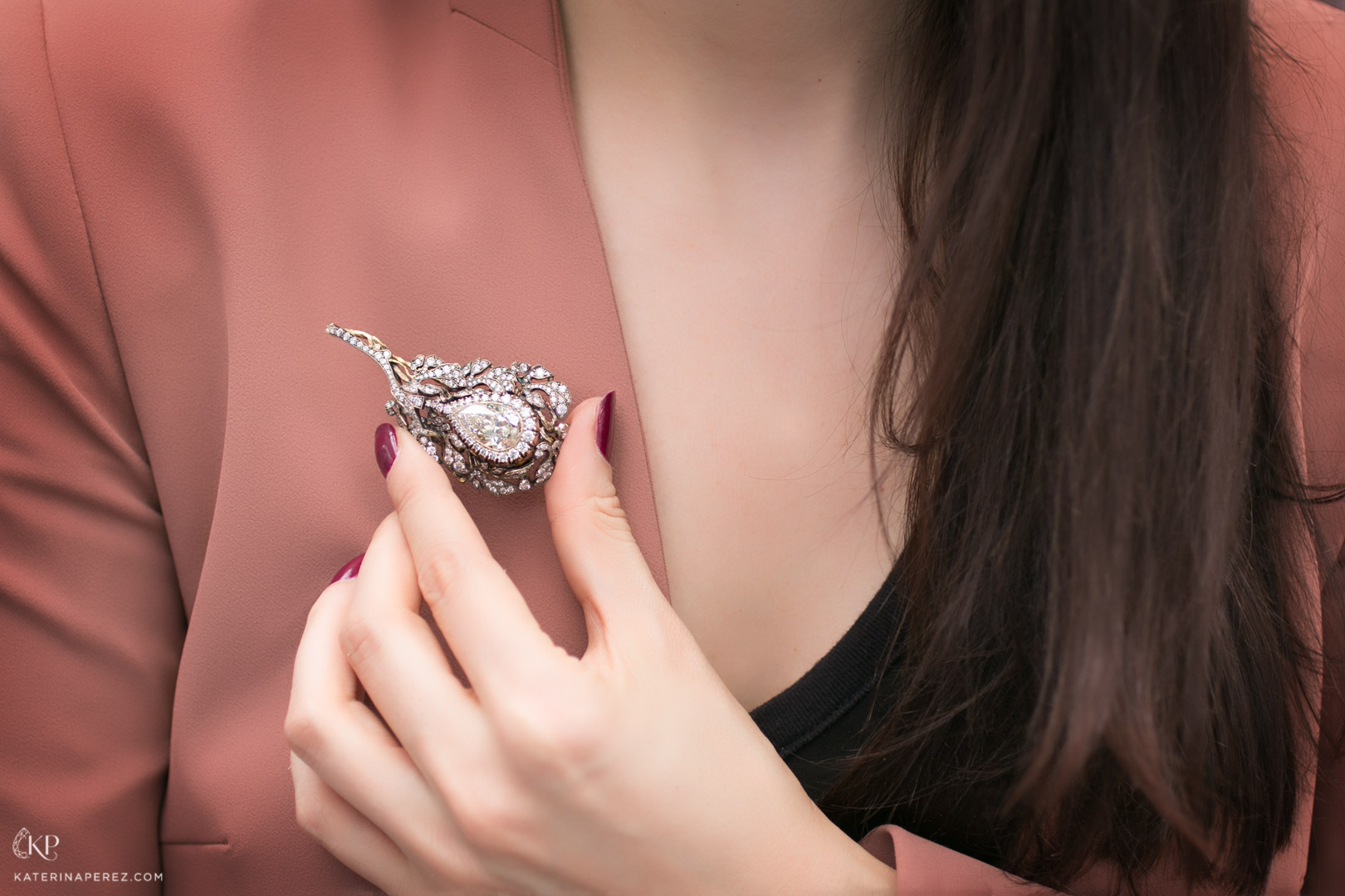  Argentov diamond brooch
