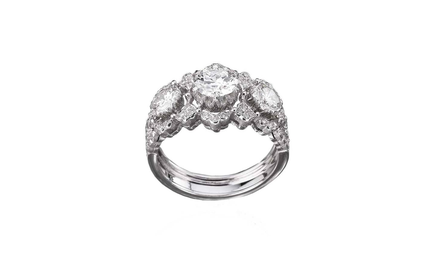  Buccellati Romzanza engagement ring with diamonds