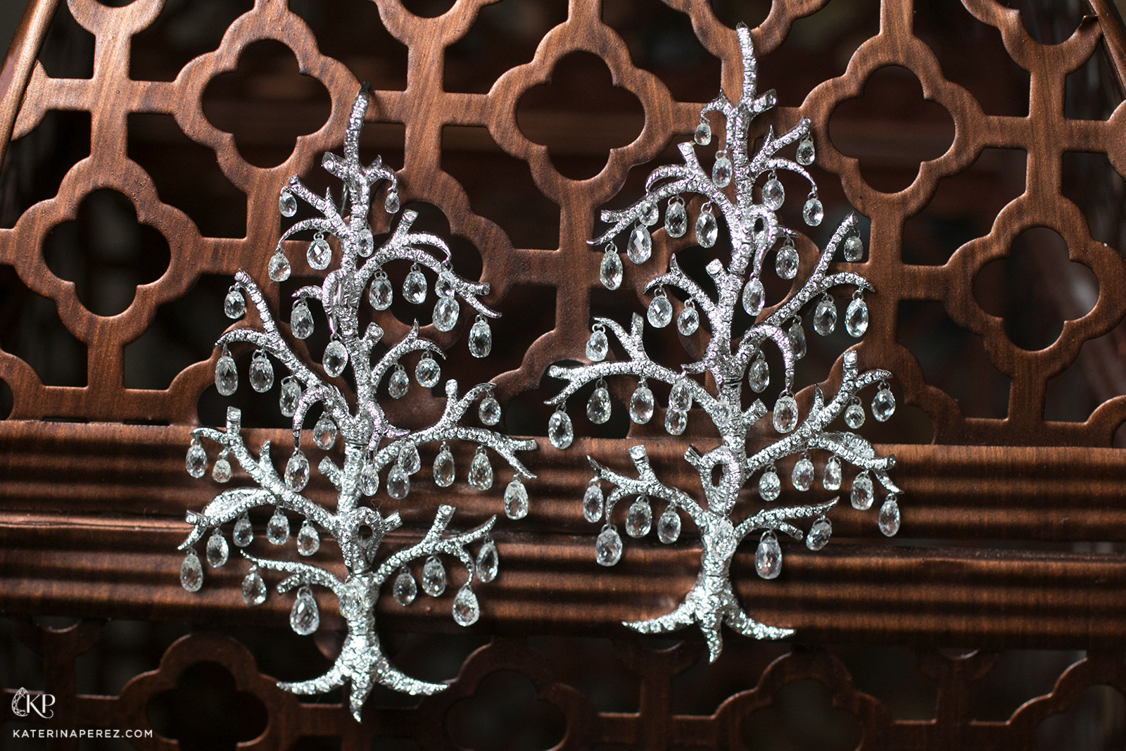  VAK Fine Jewellery diamond earrings