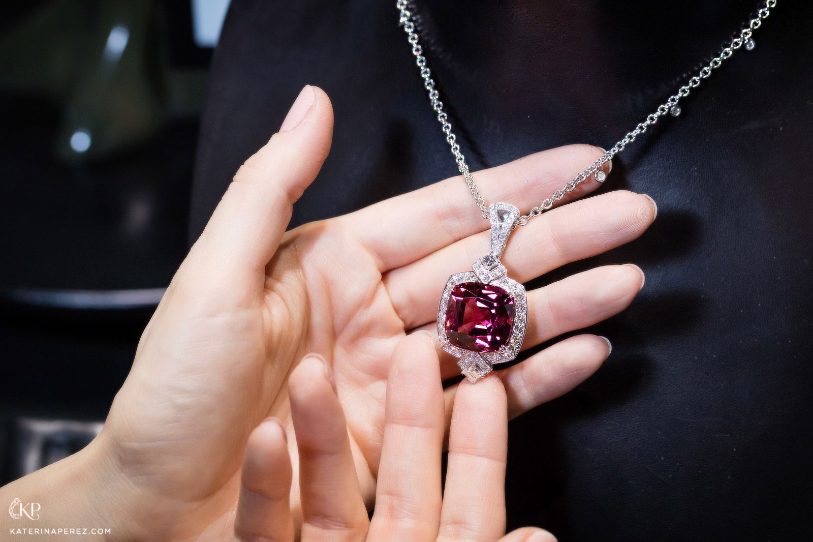 Picchiotti 'Essentially Colour' necklace in alexandrite and diamonds