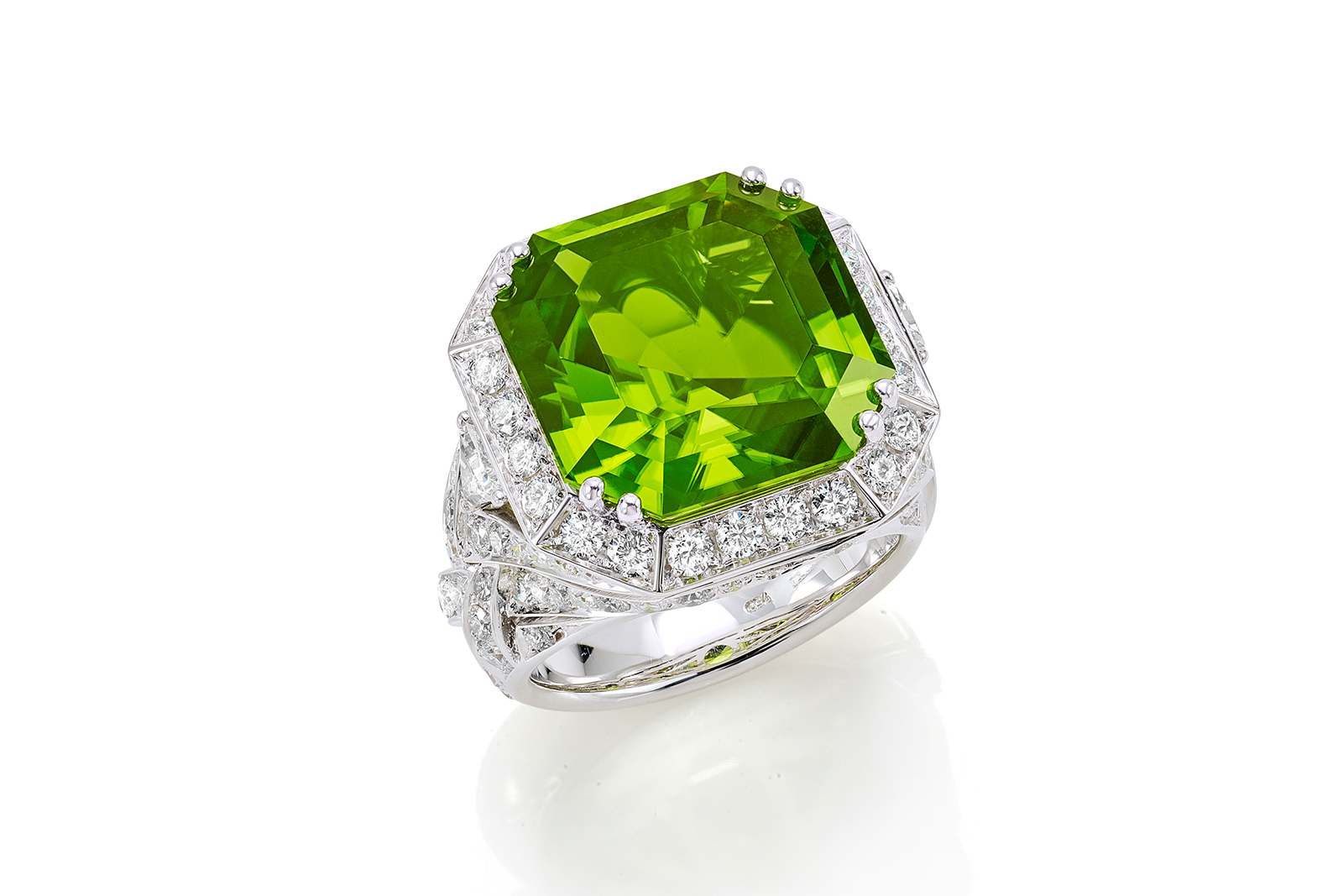  Picchiotti 'Essentially Colour' ring in peridot and diamonds