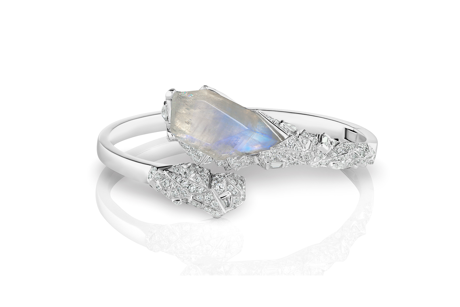  Neha Dani 'Glacier' collection 'Pasterze' bangle in moonstone and diamonds