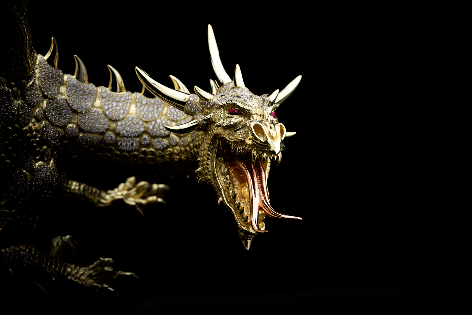  Giberg's 'Ahton' dragon with diamonds and rubies in solid gold