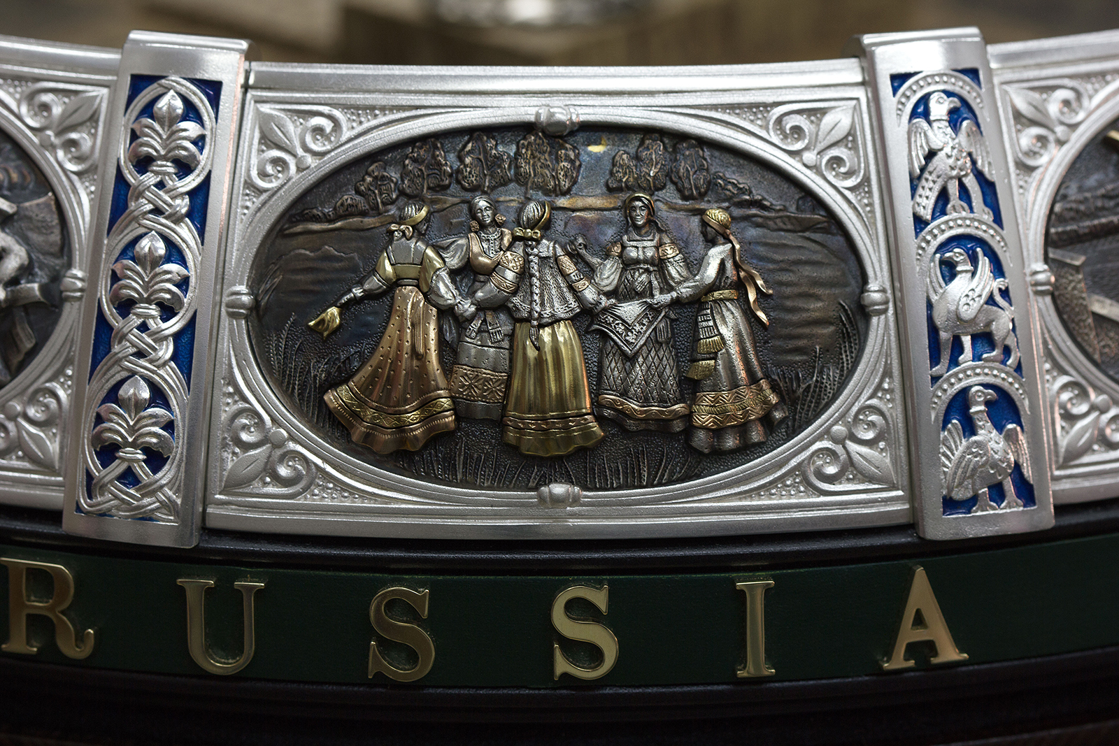  'Stadium 13' art object by MYAGKOV atelier and Mark Kremer collection depicting horovod - a traditional dance