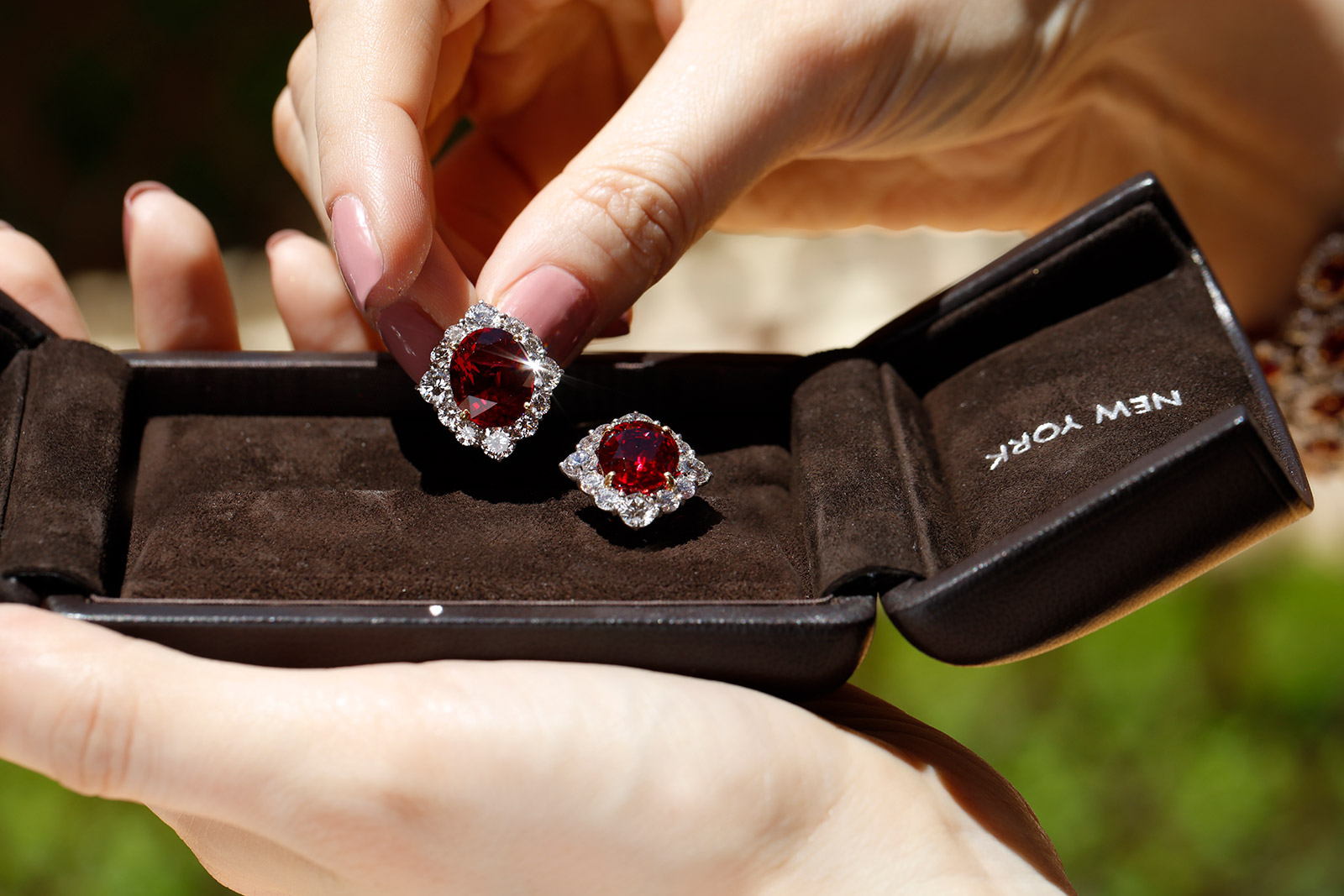 Bayco earrings with Thai rubies of 7 and 8 carats as well as diamonds