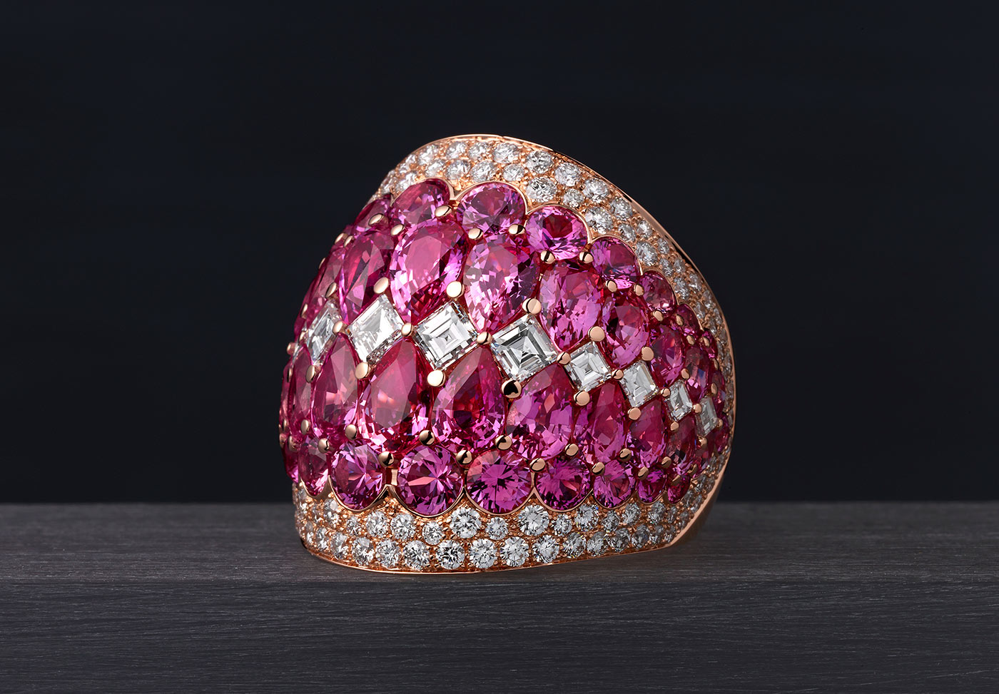 Кольцо с розовыми сапфирами и бриллиантами Baenteli из коллекции Sphere