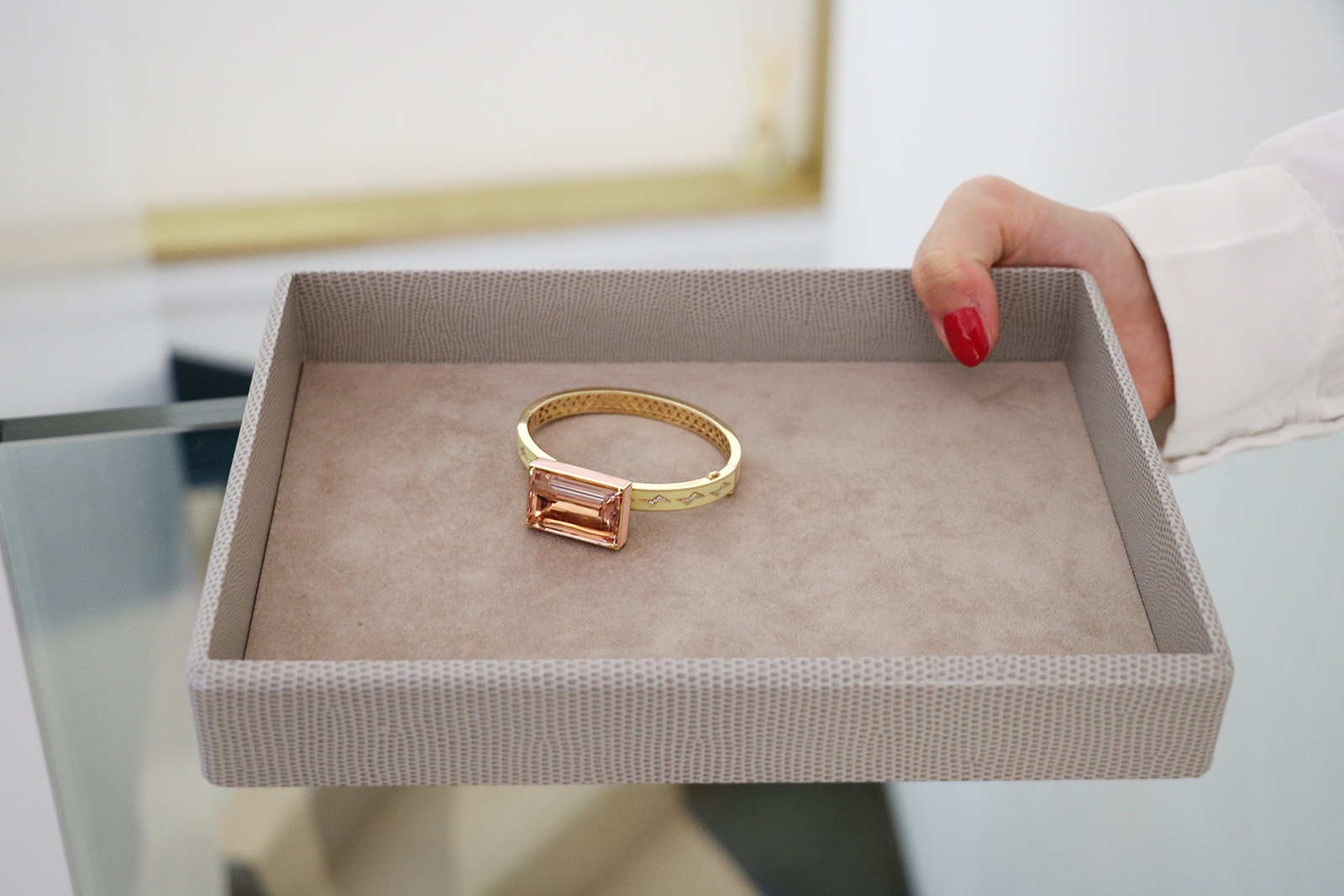 NUUN Jewels 'El Hada' bangle in morganite, diamonds and enamel