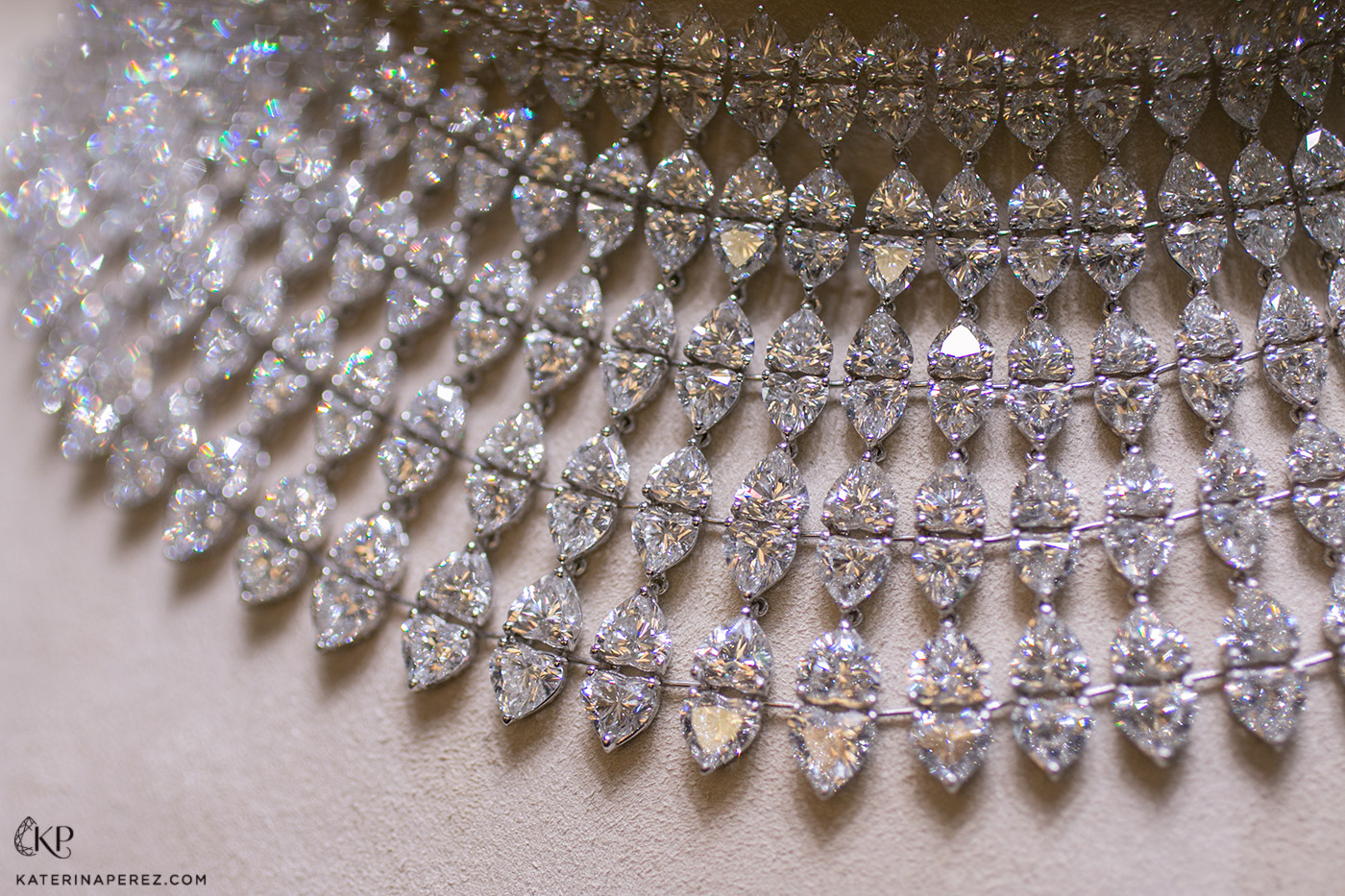  Chopard Haute Joaillerie necklace featuring 580 heart shaped diamonds totalling 226 ct