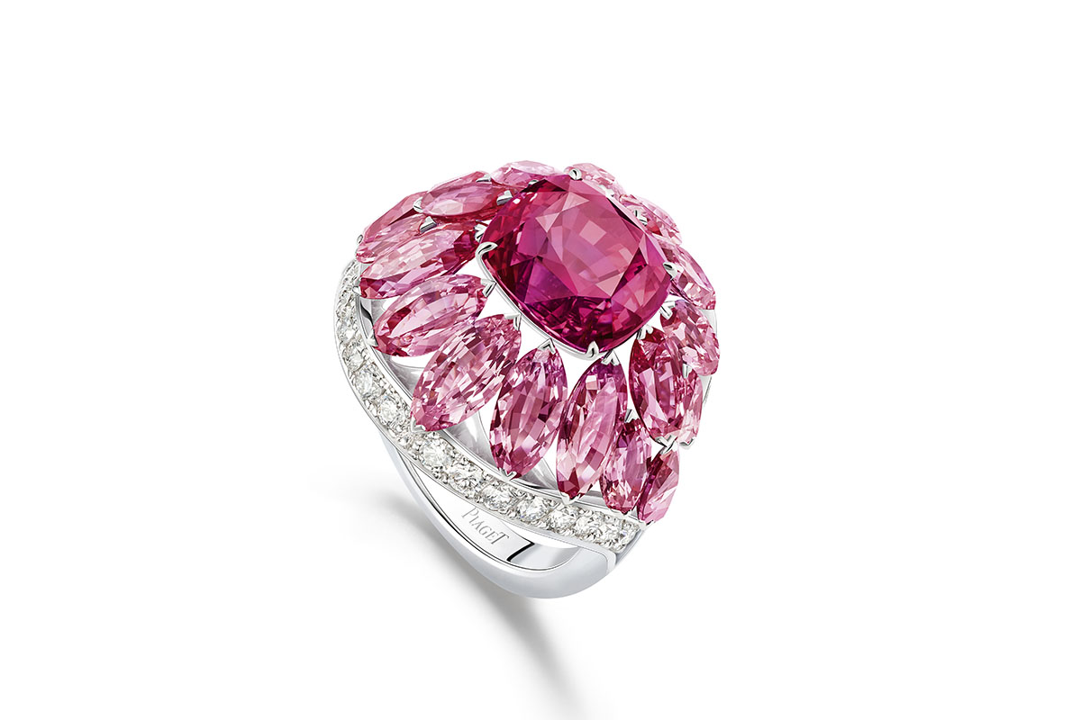   Piaget ‘Dazzling Glow’ ring from the 'Dancing Nights' line with 5.58ct sapphire, sapphires and diamonds 