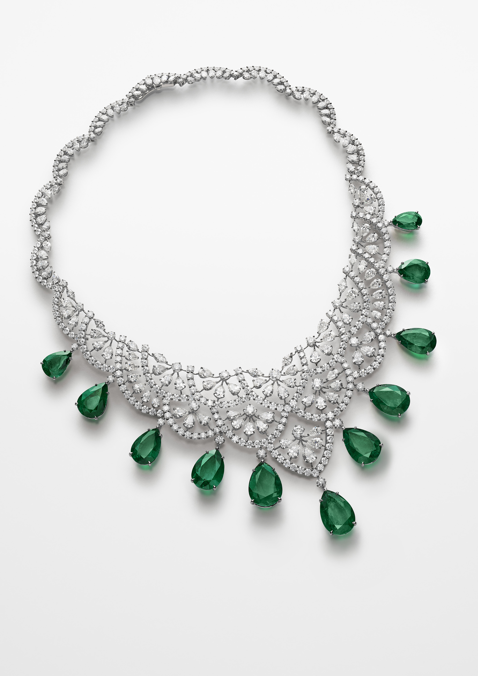  Chopard necklace with 73ct diamonds and 11 pear shaped emeralds in a total of 96ct 