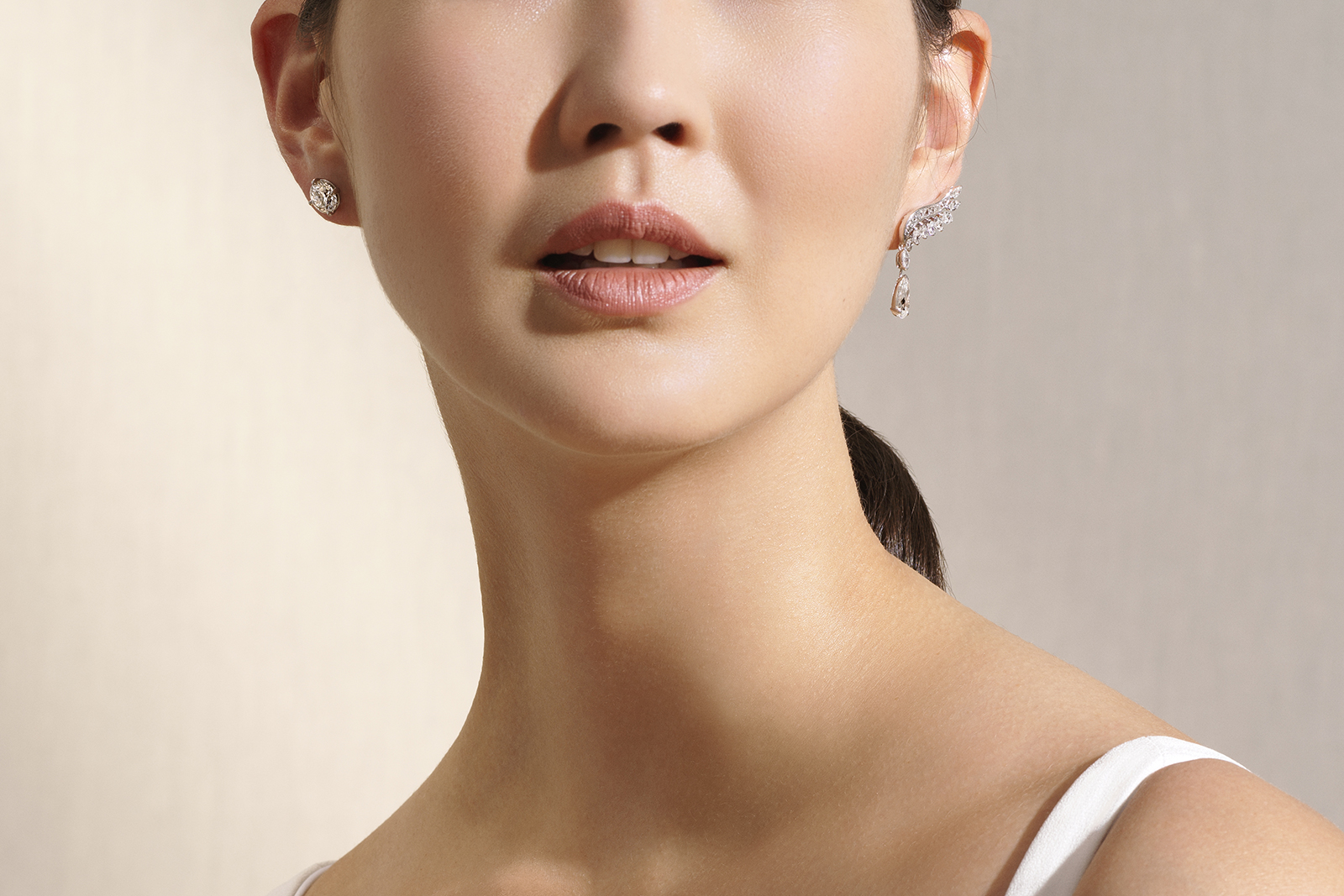  De Beers ‘Cupid’ ear cuffs in total of 3.57ct princess and marquise cut diamonds with pear shaped drops