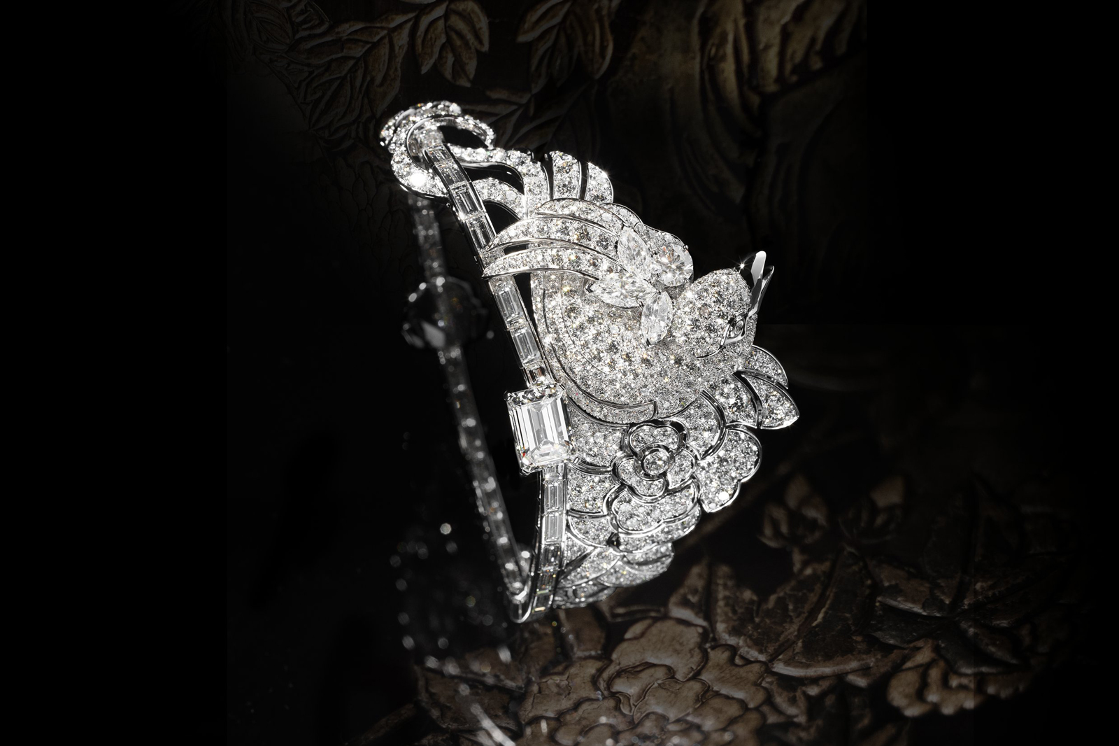  Chanel 'Précieux Envol' bracelet from the ‘Coromandel’ collection in white gold and diamonds