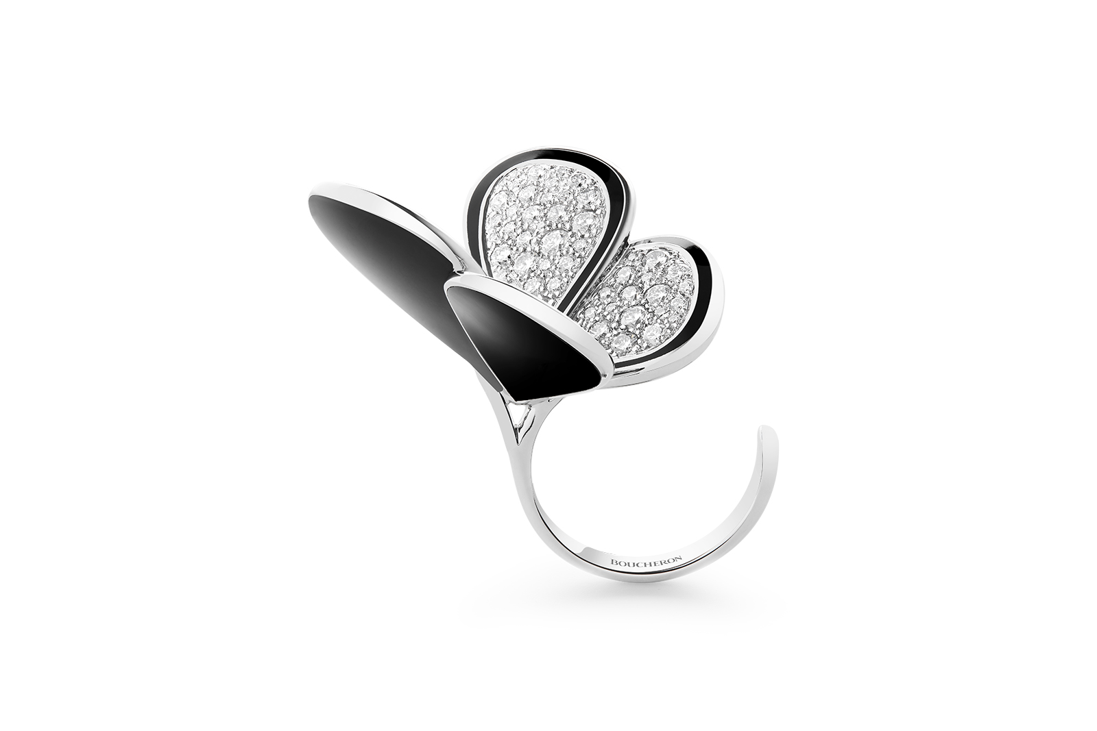  Boucheron 'Papillon Argentique' ring pavéd with diamonds and black lacquer on white gold