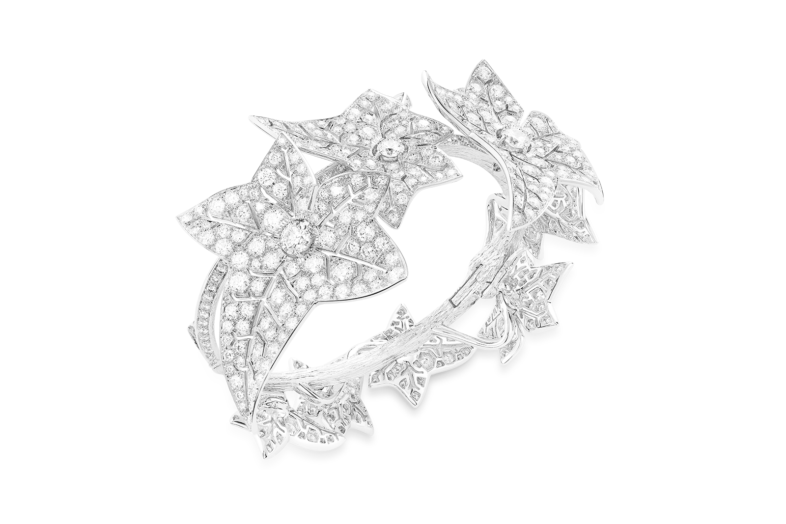  Boucheron ‘Lierre Givre’ cuff with pavé diamonds on white gold