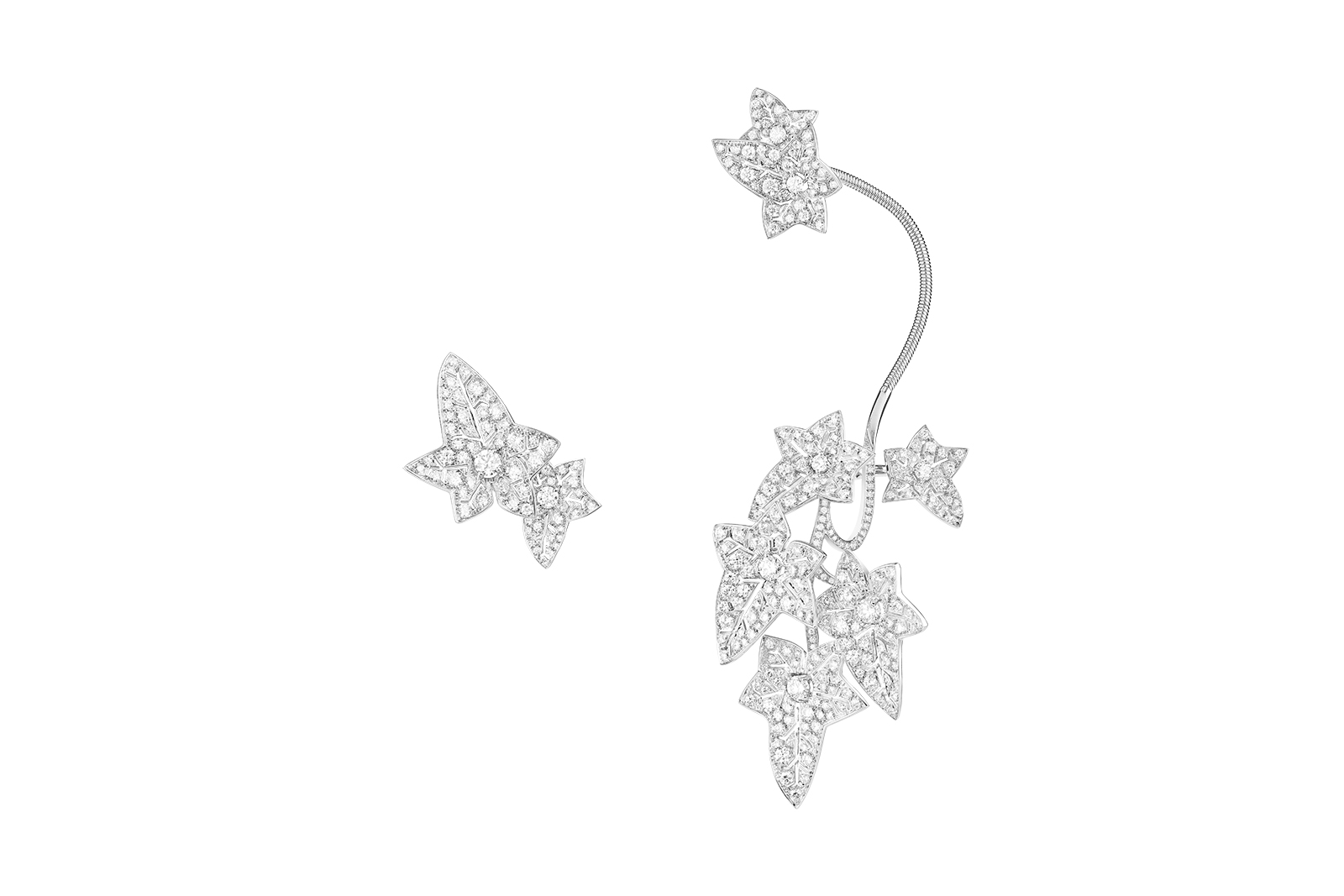  Boucheron ‘Lierre de Paris’ earring with pavé diamonds on white gold