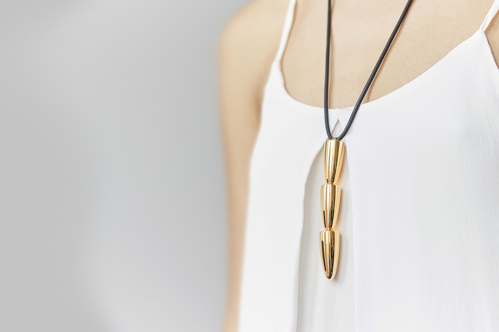 Vhernier 'Calla' pendant necklace in rose gold