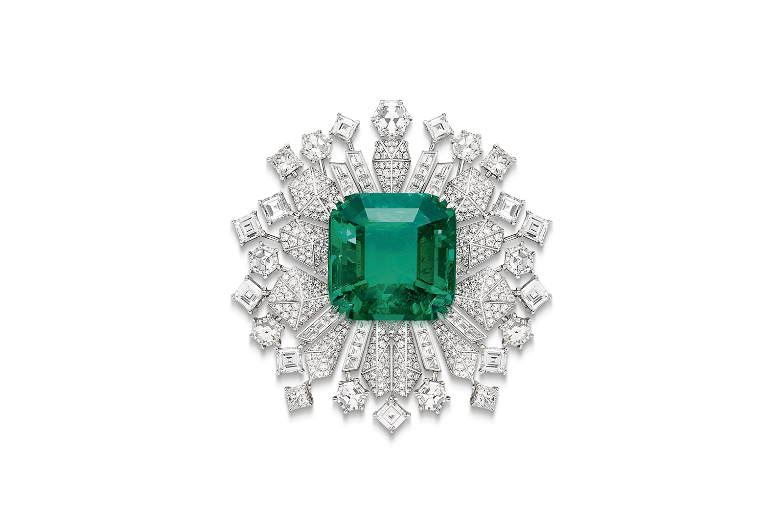  Piaget ‘Emerald Star’ detachable pendant from the ‘Sunlight Escape’ collection with 18.88ct Colombian emerald cut emerald and diamonds