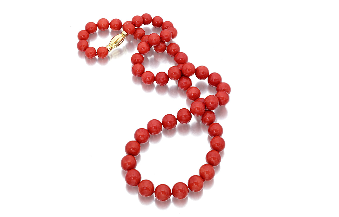 Assael 32.5 inch necklace with Sardinian coral and yellow gold