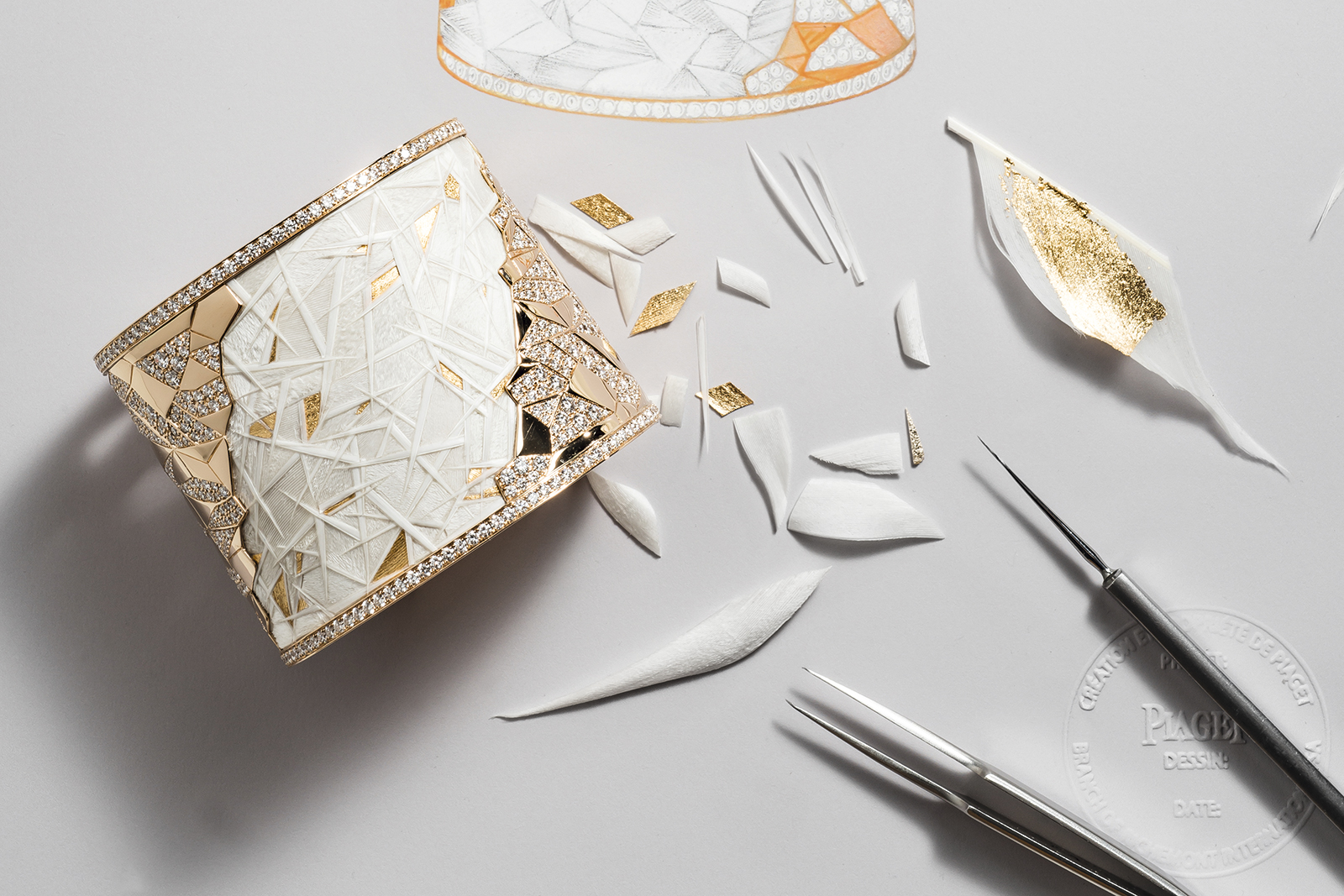  Creation of the Piaget ‘Golden Sunlight’ cuff from the ‘Warming Lights’ line with diamonds and feather marquetry in yellow gold 
