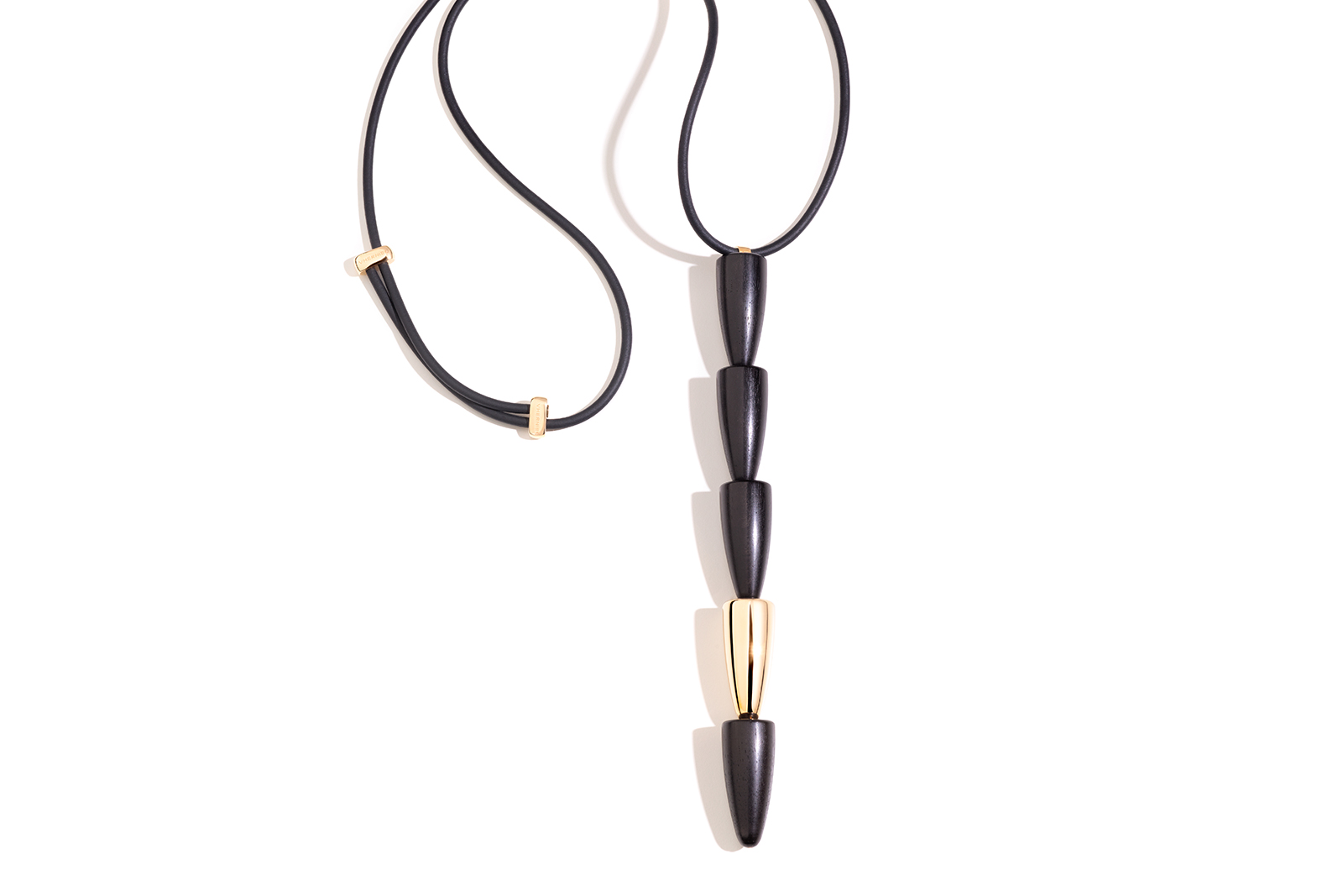  Vhernier 'Calla' pendant necklace in ebony and rose gold