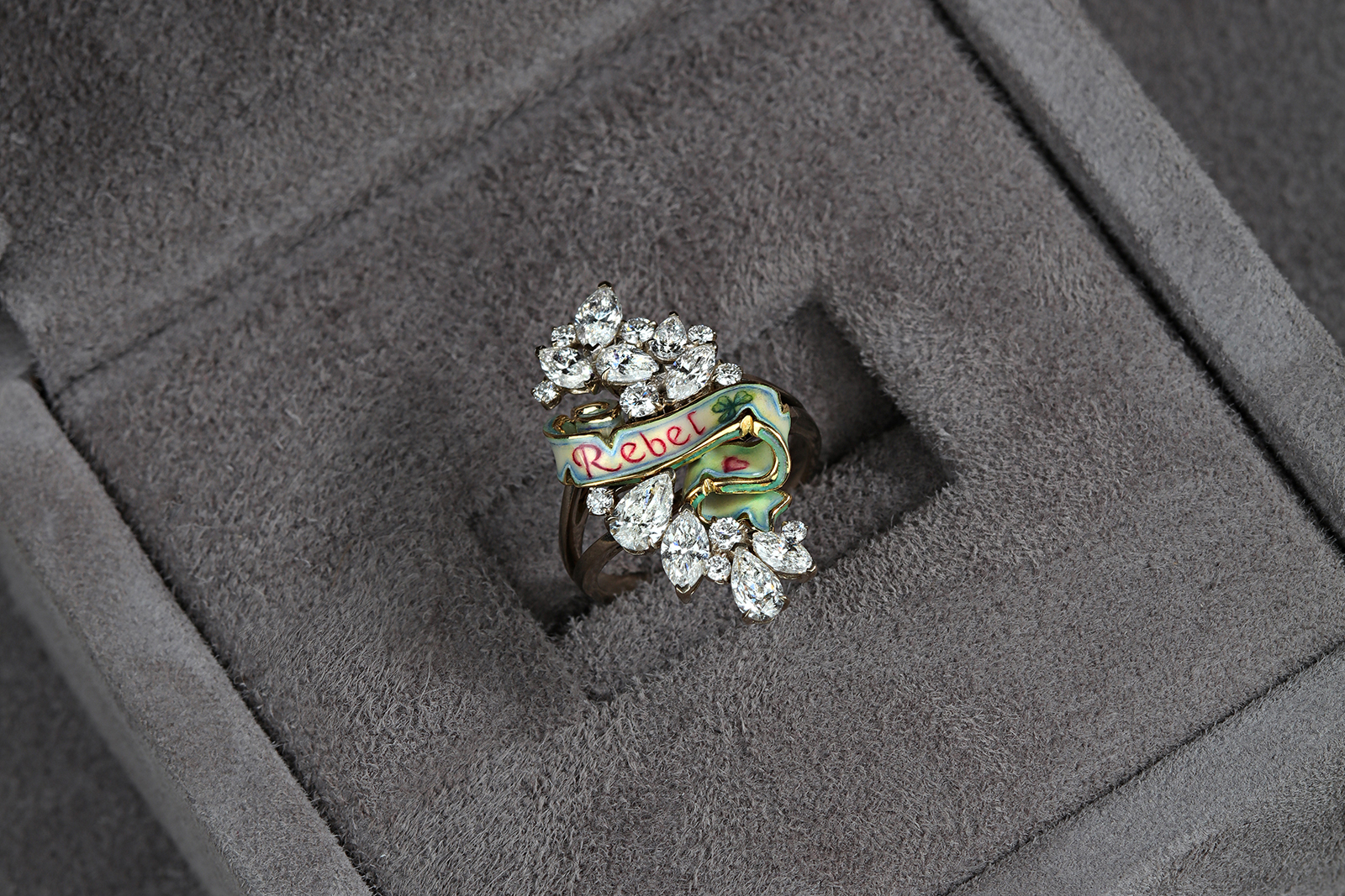 Кольцо Liza Borzaya с бриллиантами и эмалью из коллекции "Get Inked!"