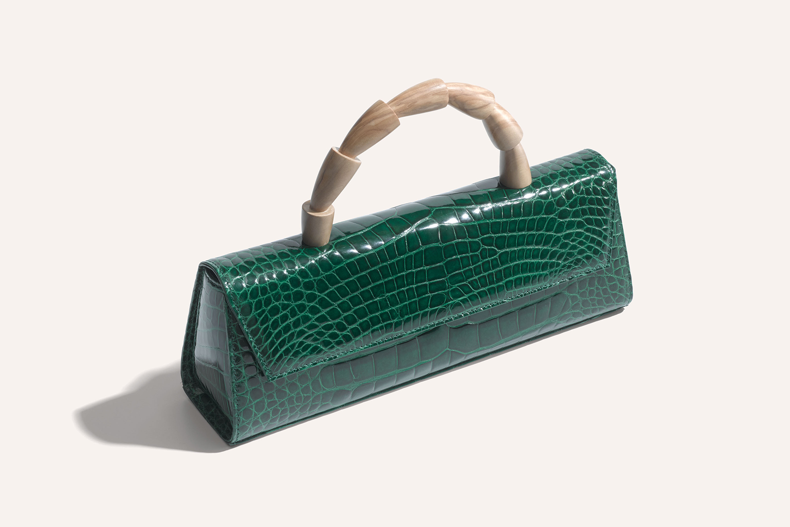 Vhernier 'Calla' bag in green crocodile leather with pear wood handle 
