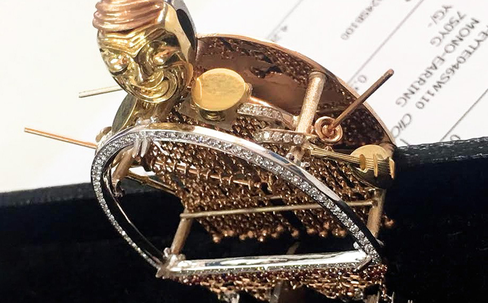 The making of Alessio Boschi's 'Bella Napoli' pendant necklace