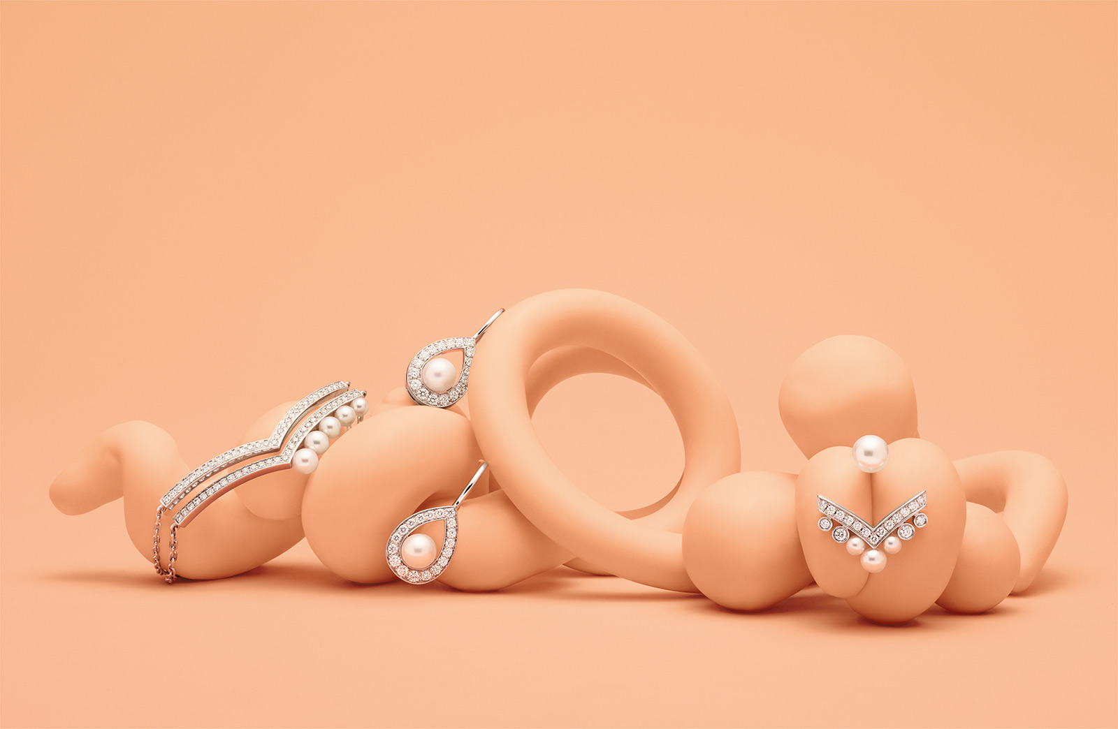Chaumet 'Joséphine Aigrette' jewellery with pearls and diamonds