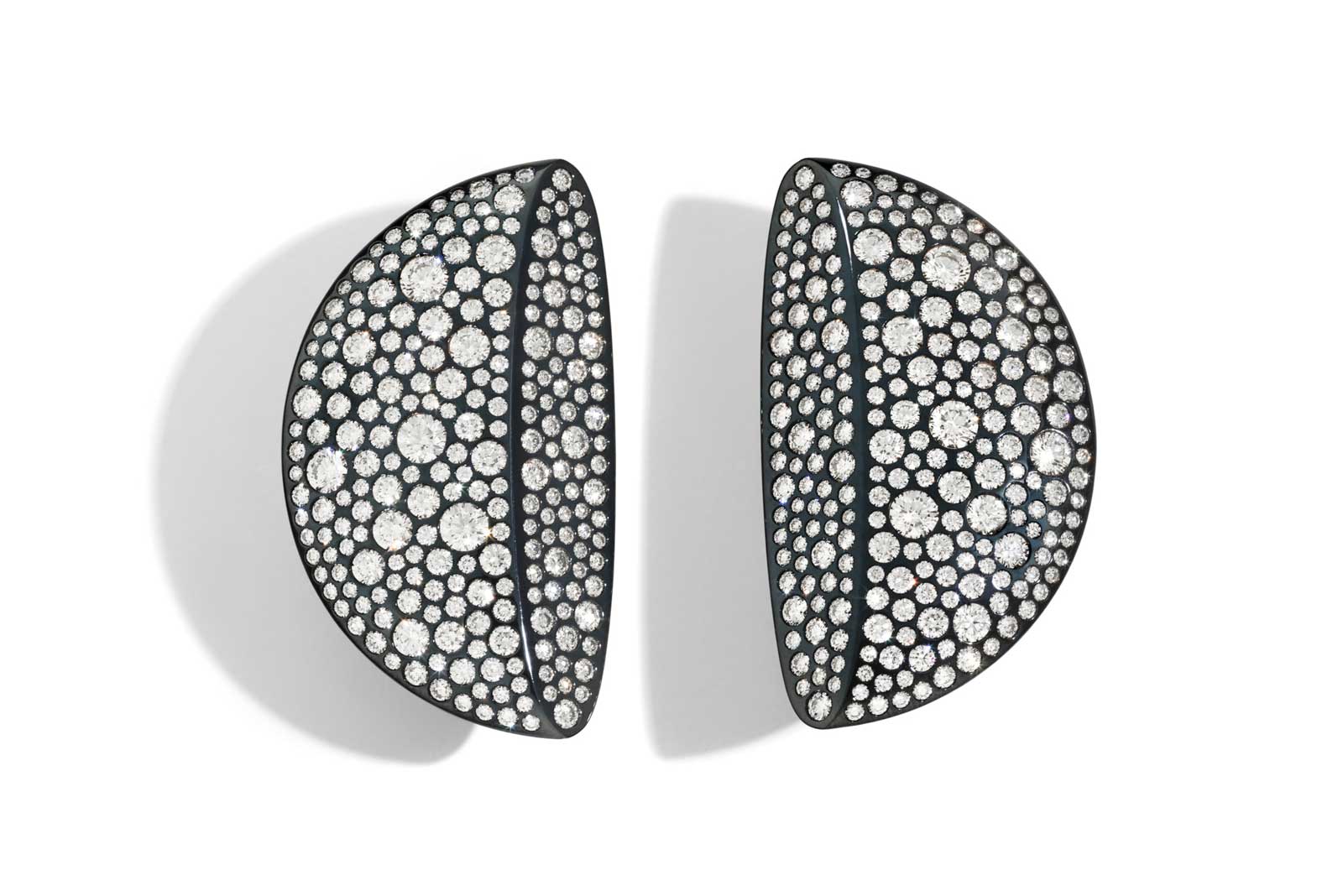  Vhernier 'Eclisse' earrings with eyeliner pavé set diamonds in 18k white gold