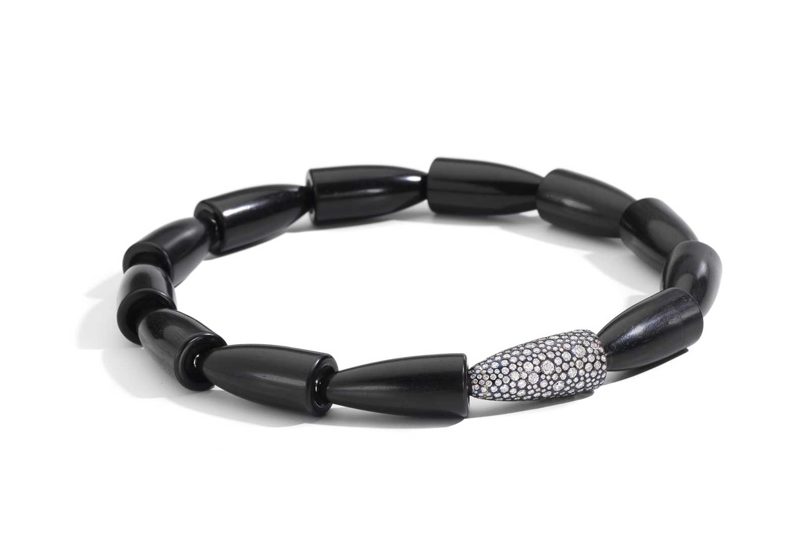  Vhernier 'Calla' necklace with diamonds in ebony and 18k white gold